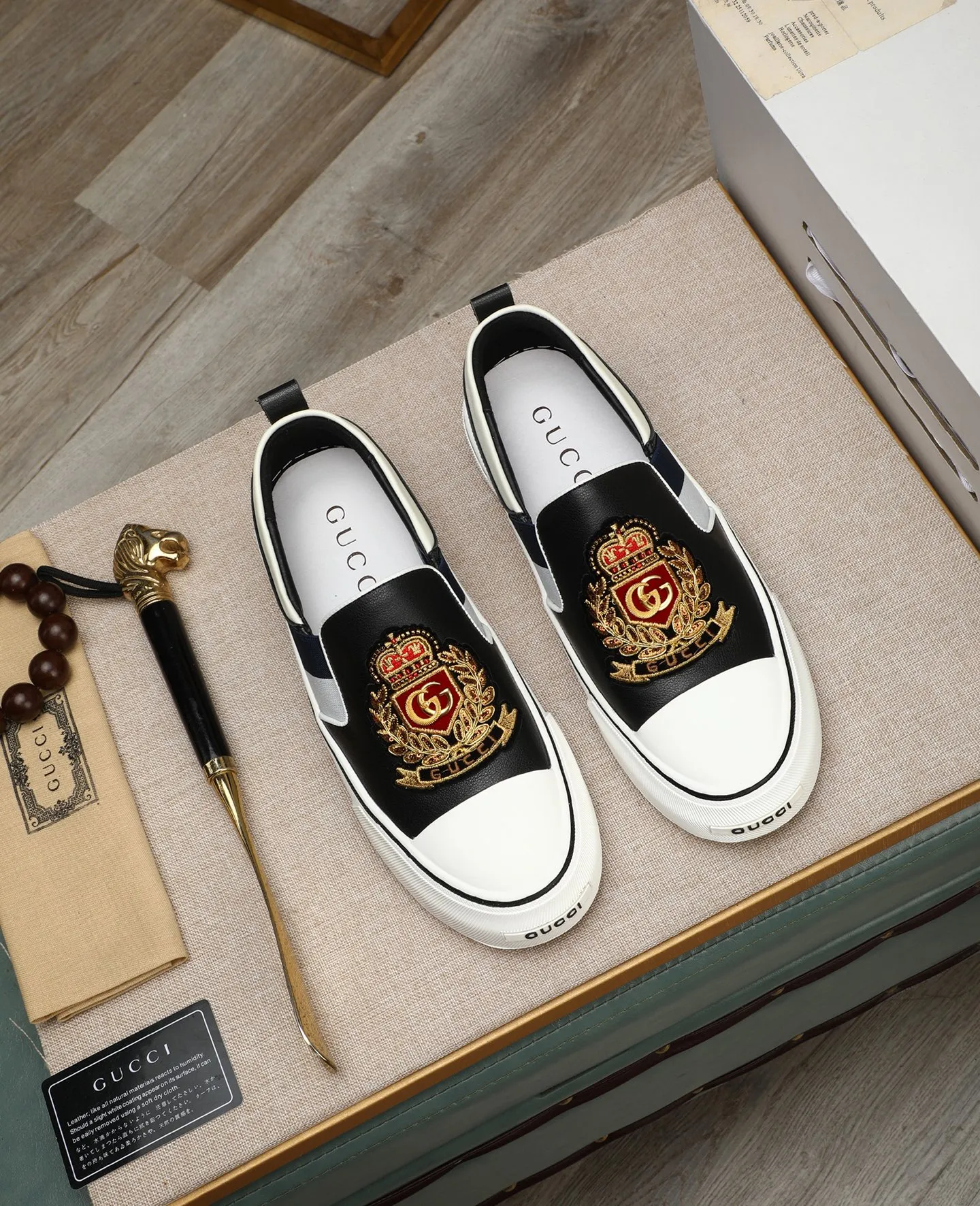 Men's shoes 💰460 GUCCI🔍🔍The latest models are on sale at the same time at the counter. Original calfskin imported from Italy, genuine leather lining, (high-end, extravagant, and classy) with exquisite workmanship. Soles: Original soles specially provided by the original factory. ⚠Exclusive double-layer movable molded soles are super comfortable⚠. Photos of the real thing🎬The real thing is even better🔍🔍"High quality·Follow the order" Code number 38-44